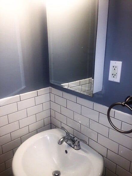 Recently updated bath - 2112 Garfield Ave