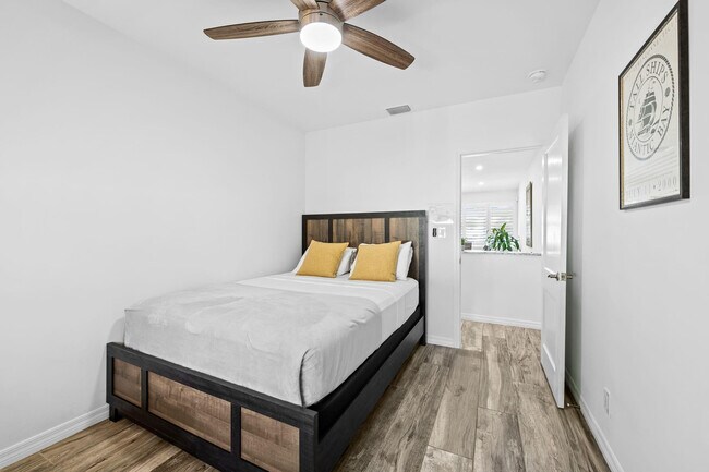 Building Photo - 1300 SW 17th St