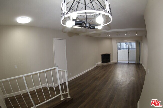 Building Photo - 1515 S Beverly Dr