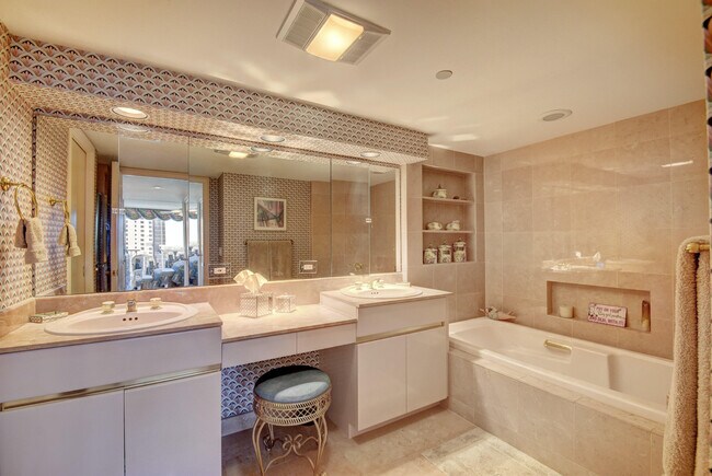 Building Photo - 3210 S Ocean Blvd