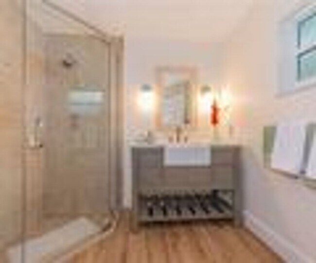 Building Photo - Private Heated Pool