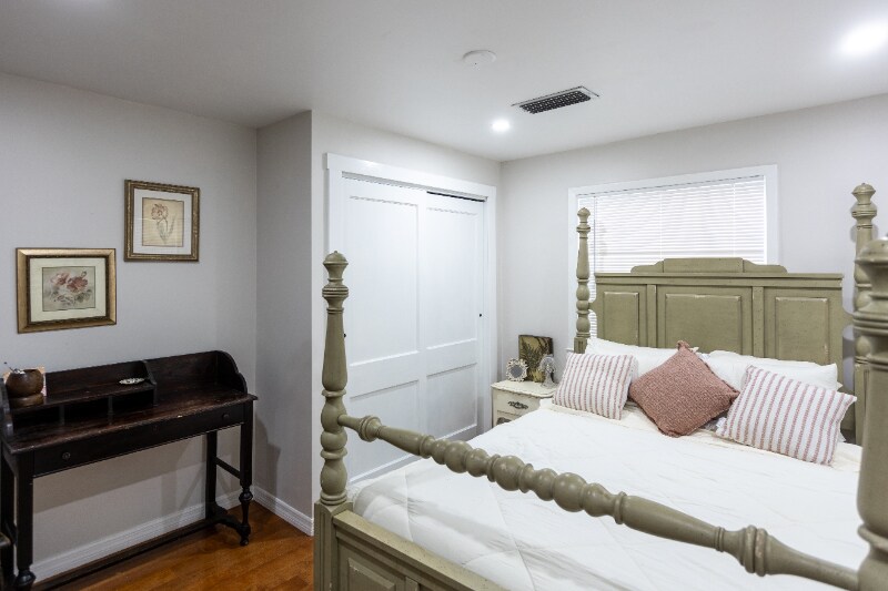 Building Photo - 122 N Line Ave