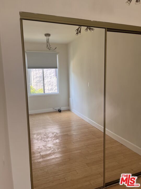Building Photo - 133 S Elm Dr