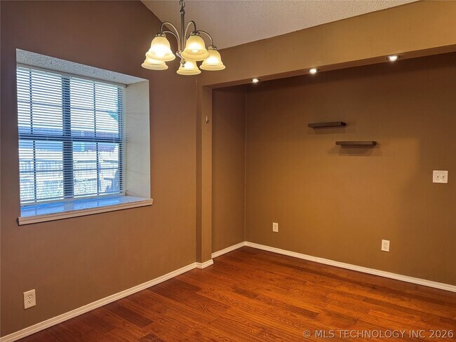 Building Photo - 7540 S Trenton Pl