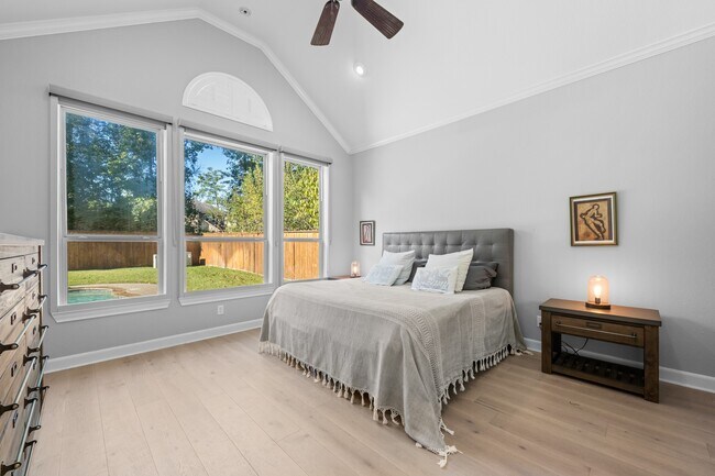 Building Photo - 27 Fury Ranch Pl