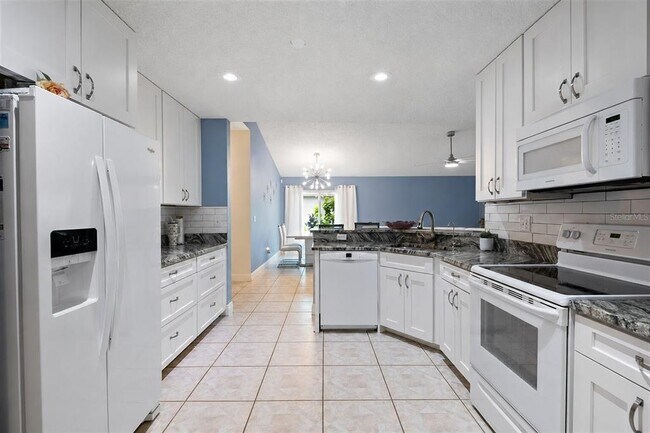 Building Photo - 713 Manchester Woods Dr