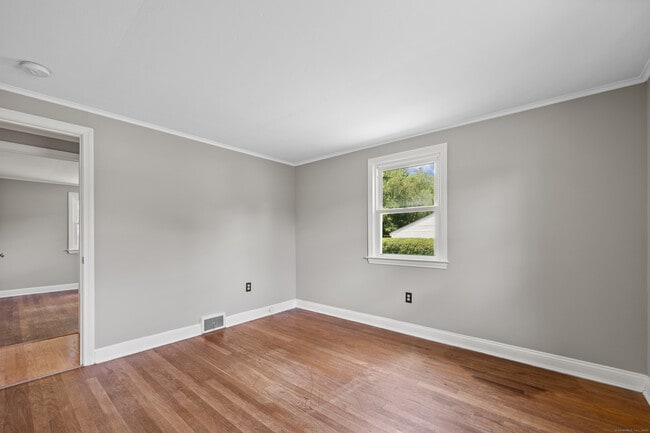 Building Photo - 27 Lathrop Dr