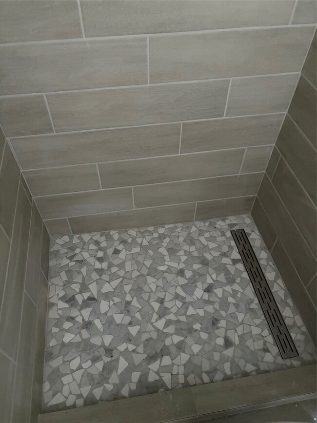 Building Photo - 919 Brooks Ave