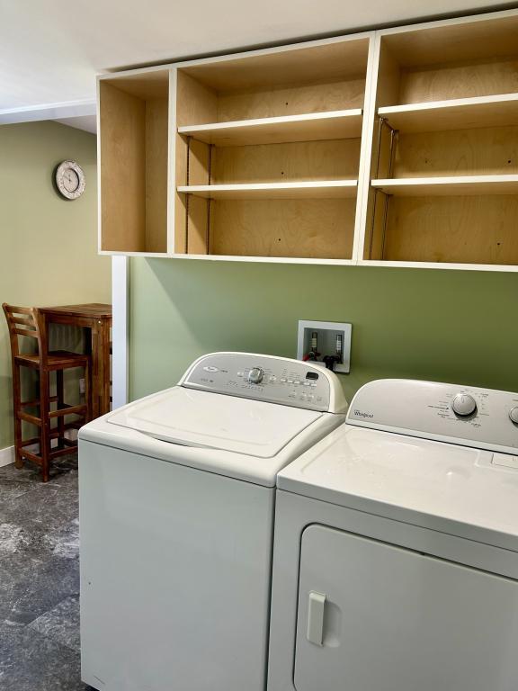 Building Photo - 337 ME-133