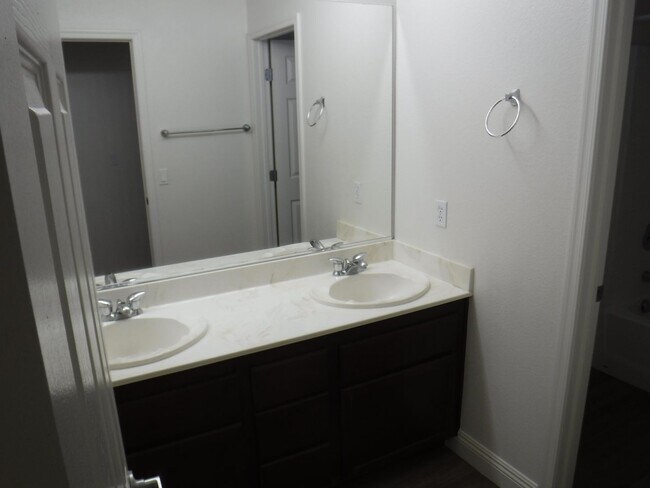 Building Photo - 2 STORY HOME IN GATED COMMUNITY