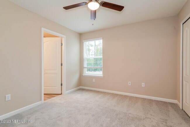 Building Photo - 7369 Palm Hills Dr