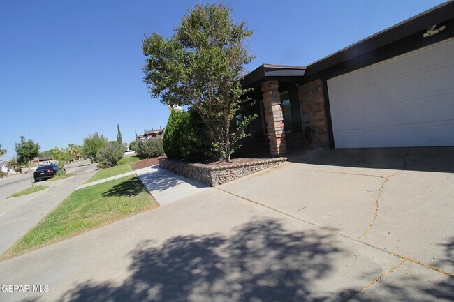 Building Photo - 19014 Armington Dr