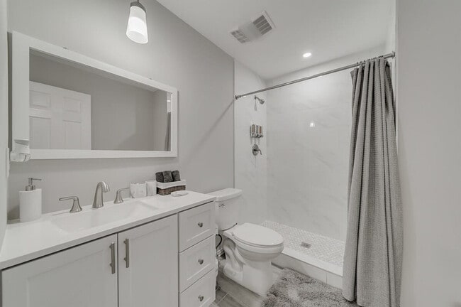 Building Photo - 2922 Clover Valley Dr