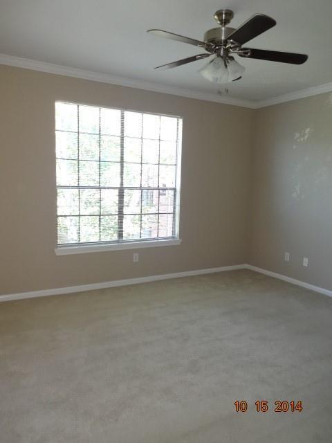 Building Photo - 2255 Braeswood Park Dr