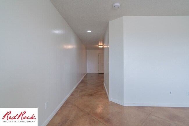 Building Photo - 2801 E 450 N