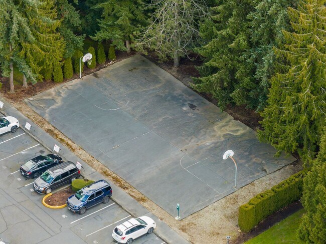 Building Photo - Completely Refreshed Head to Toe!