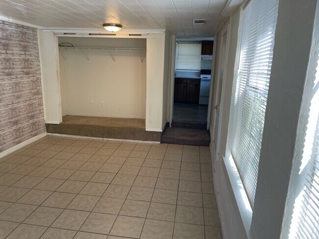 Building Photo - 209 Lovelace Dr