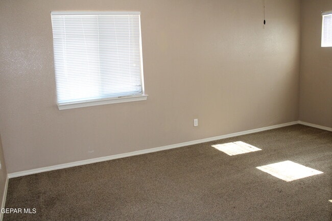 Building Photo - 3100 Amistoso St