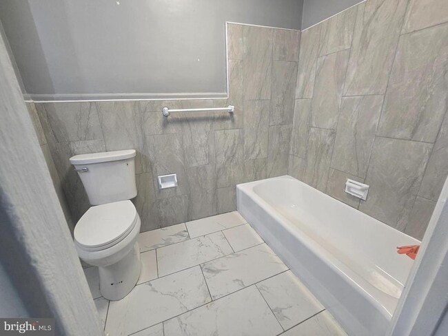 Building Photo - 934 Durard St