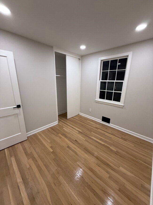 Building Photo - 9809 Montauk Ave