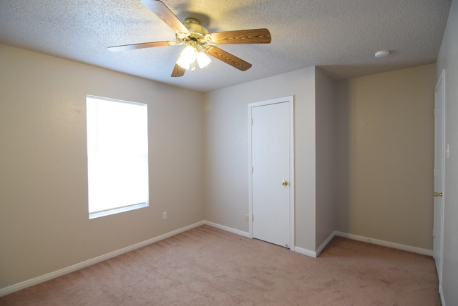 Building Photo - 4402 Matt Dr