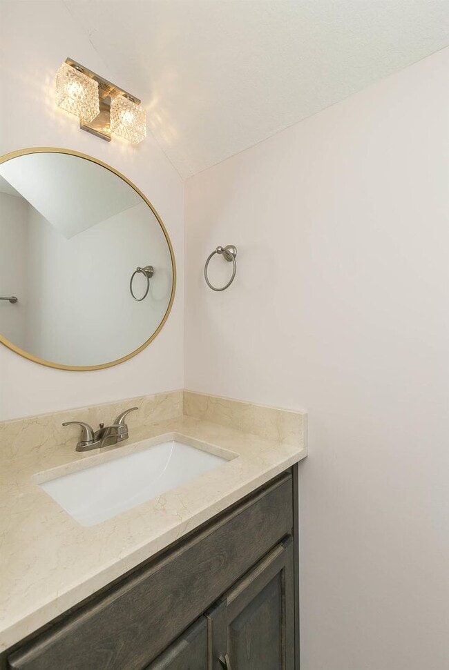 Building Photo - What a kitchen.