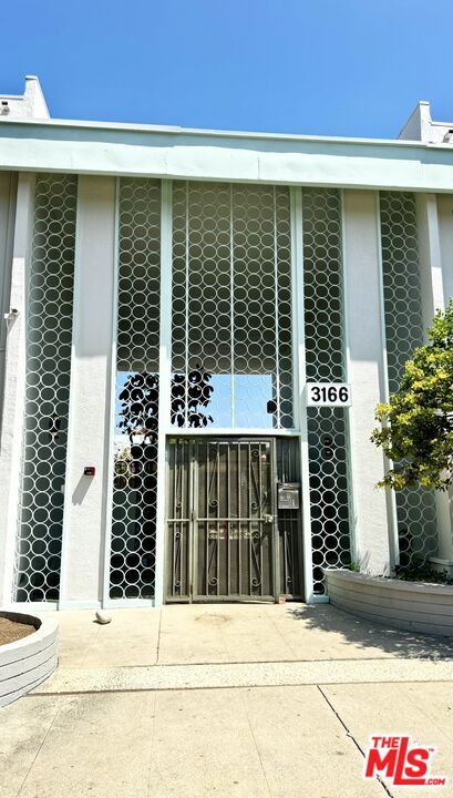 Building Photo - 3166 S Sepulveda Blvd