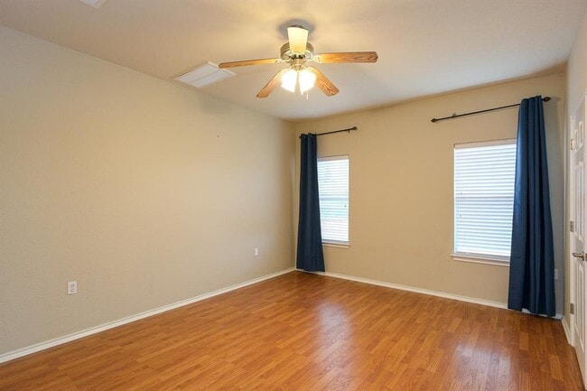 Building Photo - 10312 Lone Pine Ln