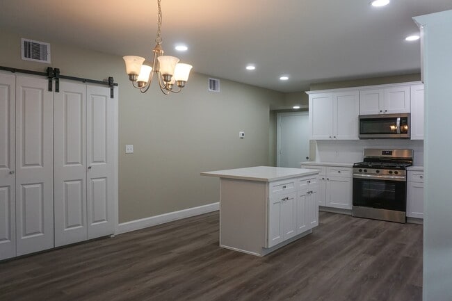 Building Photo - 3703 Market St