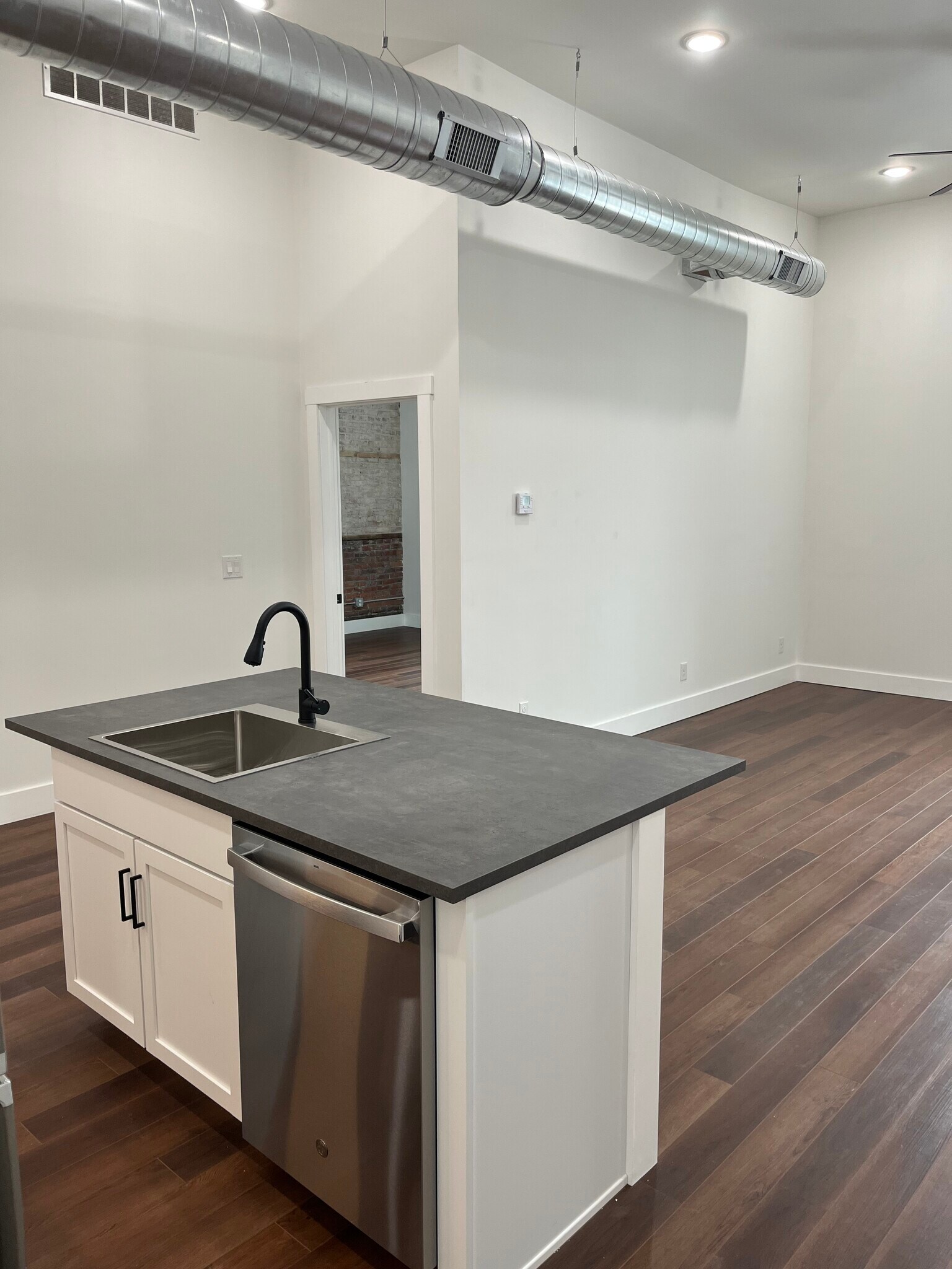 Building Photo - 174 Park Ave