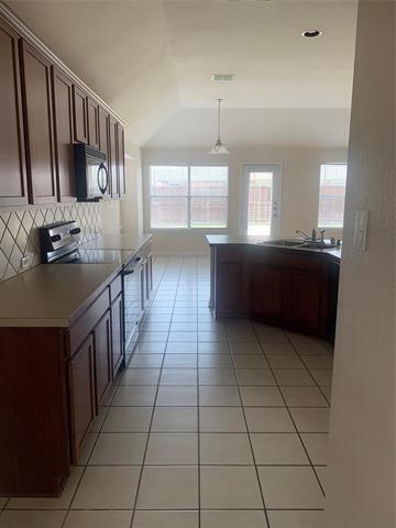 Building Photo - 3034 Lakefield Dr
