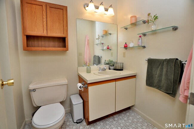 Building Photo - 30 Simsbury Landing