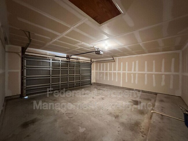 Building Photo - 2113 Fresco Dr