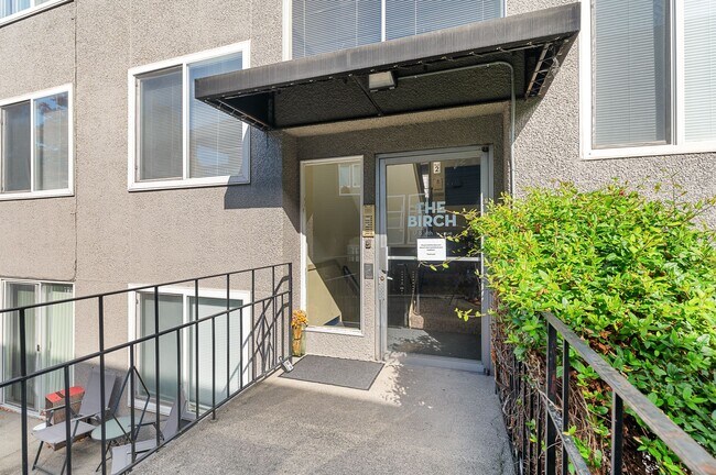 Building Photo - Birch