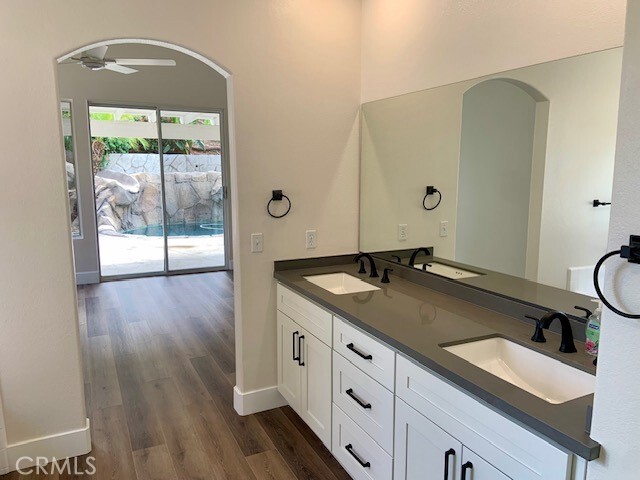 Building Photo - 558 Rembrandt Dr