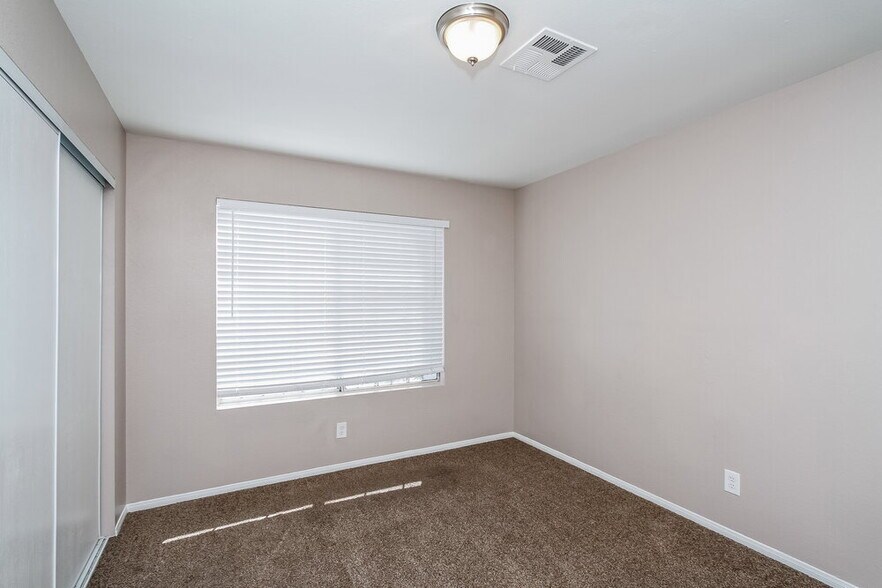 Building Photo - 1605 Fig Palm Ct