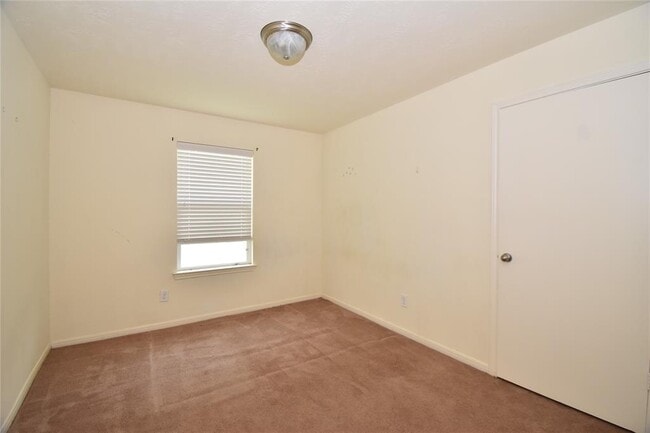 Building Photo - 826 Dracena Ct