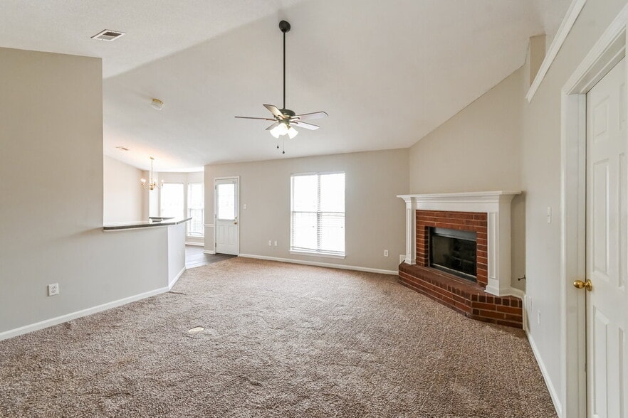 Building Photo - 7395 Bridle Cove