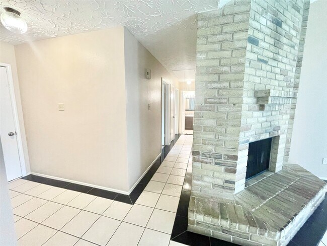 Building Photo - 503 Penwood Ct