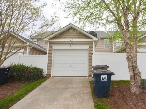 Building Photo - Hard to find Rental in Bonterra!!!