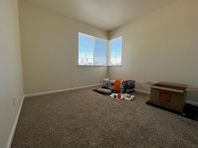 Building Photo - 4200 Buckskin Dr