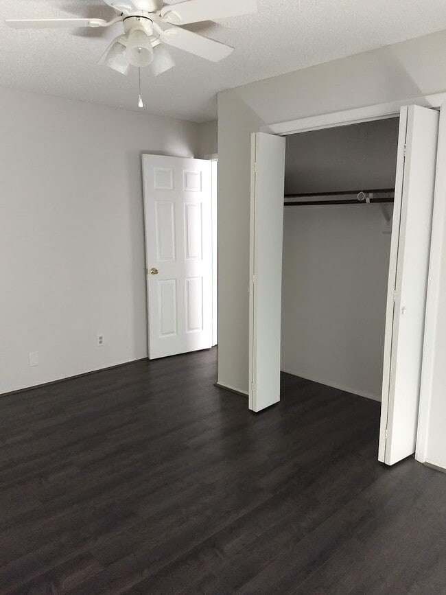 Building Photo - 29 Lakeshore Terrace