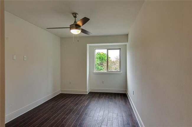 Building Photo - 103 Conservation Dr