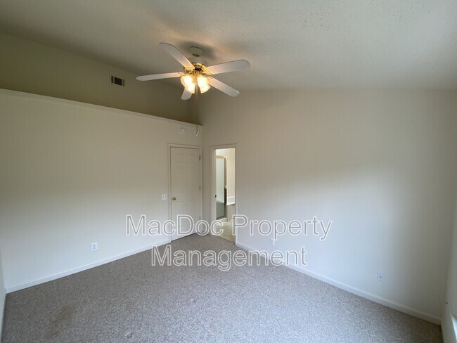 Building Photo - 106 Batley Ct