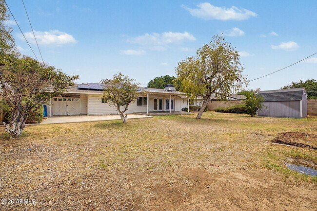Building Photo - 6108 N 11th Ave