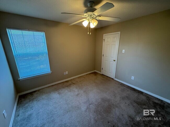 Building Photo - 8356 Carousel Ct