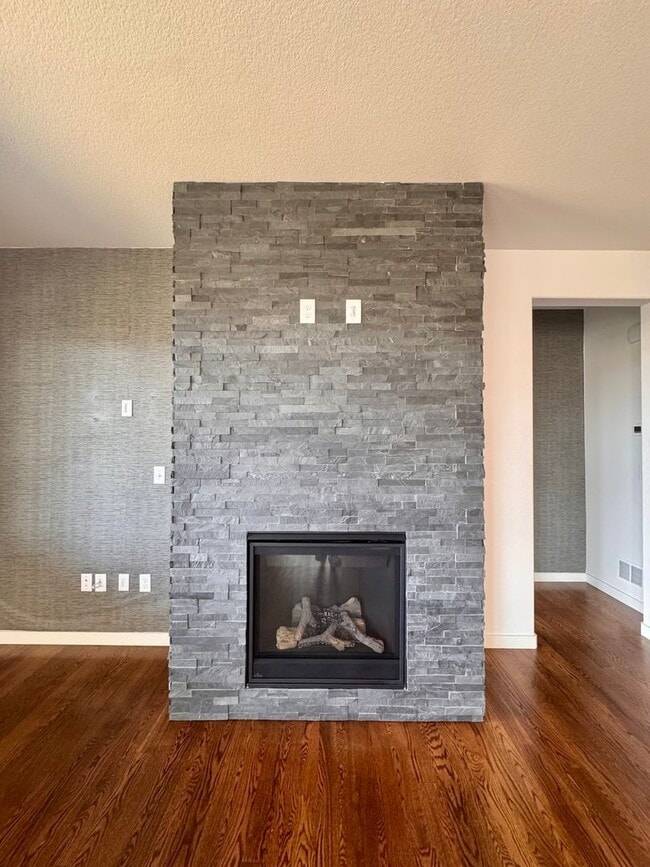 Building Photo - 8275 Nat Love Dr
