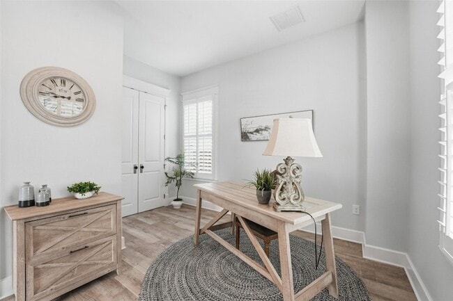 Building Photo - 10 Mariner Pass