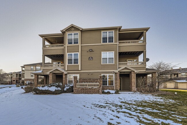 Building Photo - **Fully Updated 2-Bedroom Condo with New Appliances!**