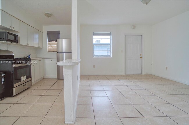 Building Photo - 4300 SW 67th Ave